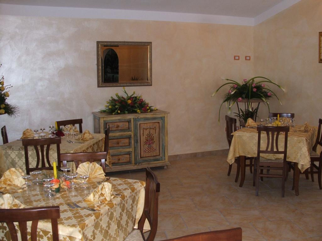 Hotel Lu Baroni Budoni Kültér fotó