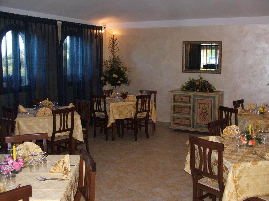 Hotel Lu Baroni Budoni Kültér fotó