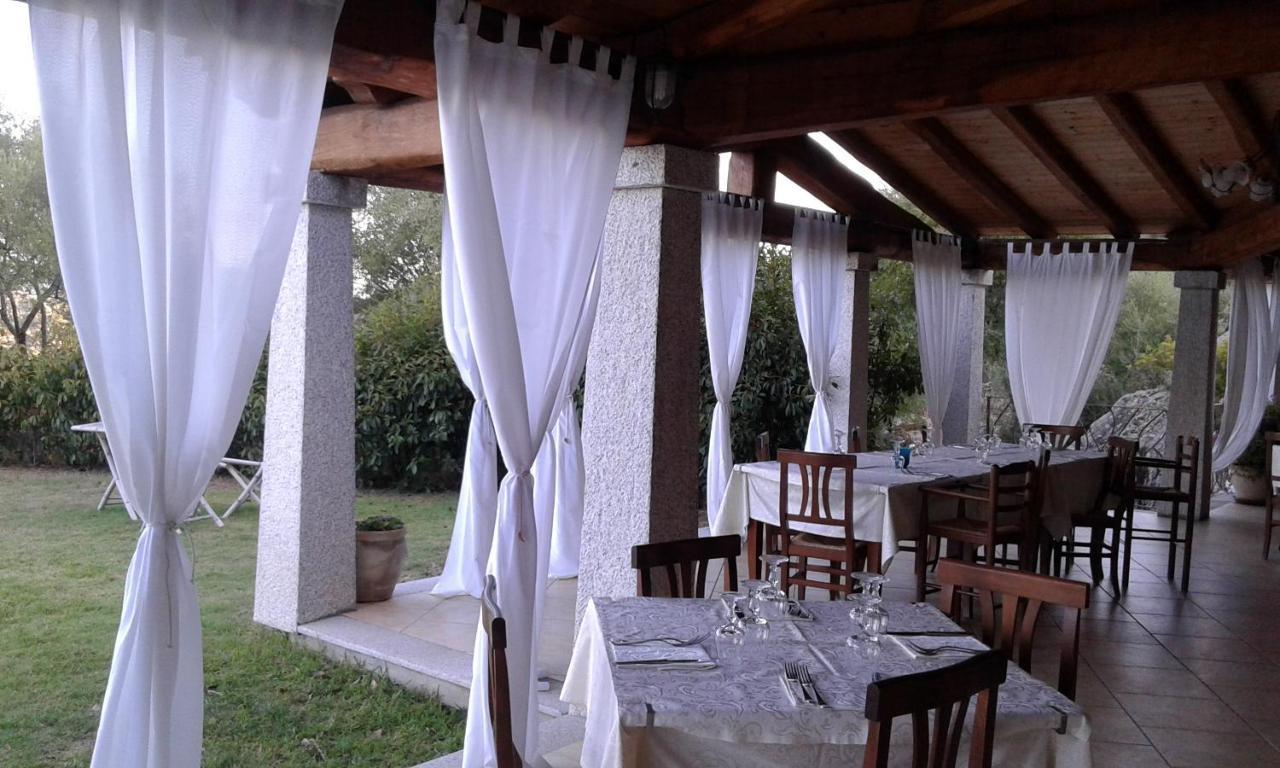 Hotel Lu Baroni Budoni Kültér fotó