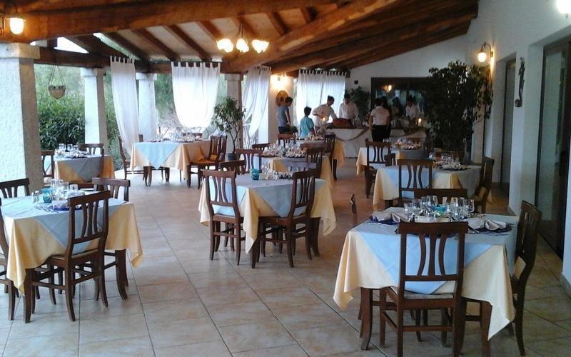 Hotel Lu Baroni Budoni Kültér fotó